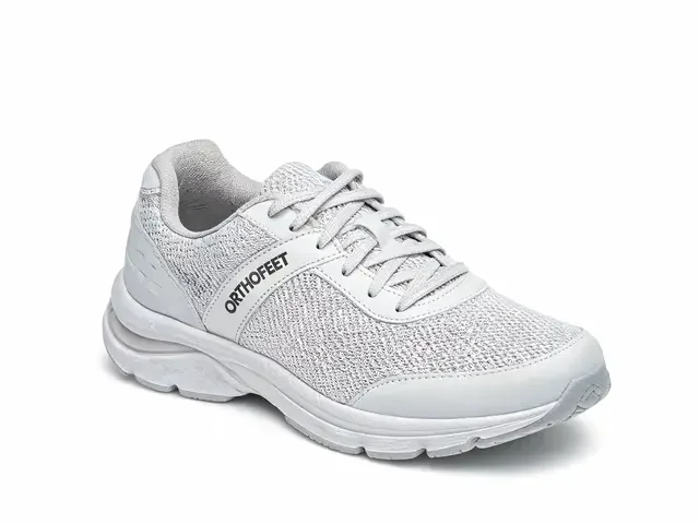 Orthofeet therapeutic shoe product shot